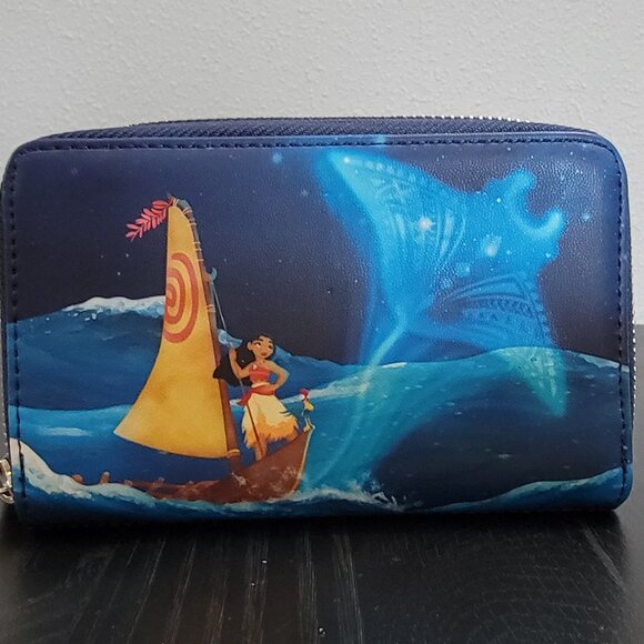 Loungefly Disney Moana Maui's Fish Hook & Gramma Tala Stingray Small Zip Wallet - Picture 1 of 5